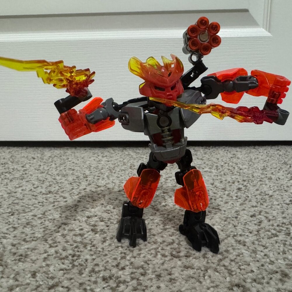 LEGO Bionicle 70783 Protector of Fire Building Kit